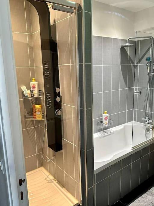 Private Bedrooms Near Eiffel Tower 巴黎 外观 照片